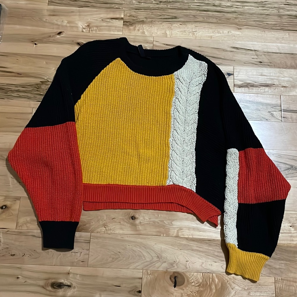 Oversize cropped sweater